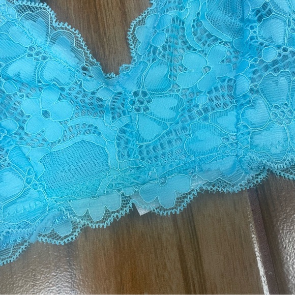 ⭐️ Lacy bralette with adjustable straps - Picture 2 of 5